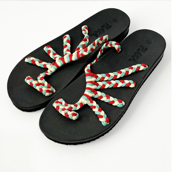 plaka Shoes - Plaka sandals like new women’s size 11
